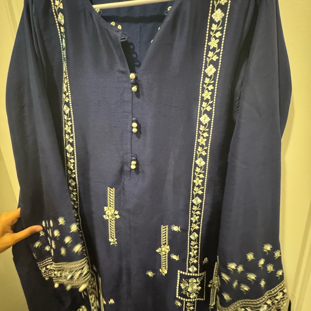 Elegant Navy Blue Kurta with White Embroidery